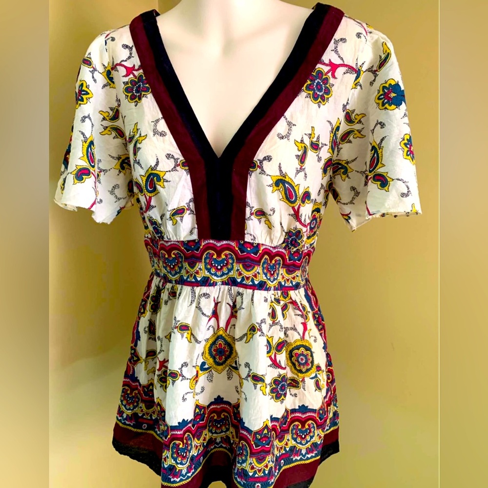 Floral V-Neck Women's Top - Multicolor